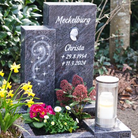 Einzelurnengrab mit Swarovski-Verzierung